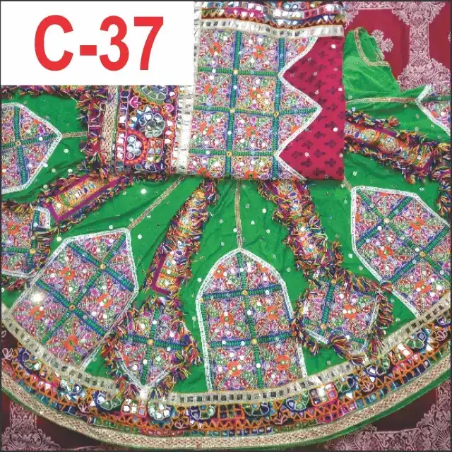 C37